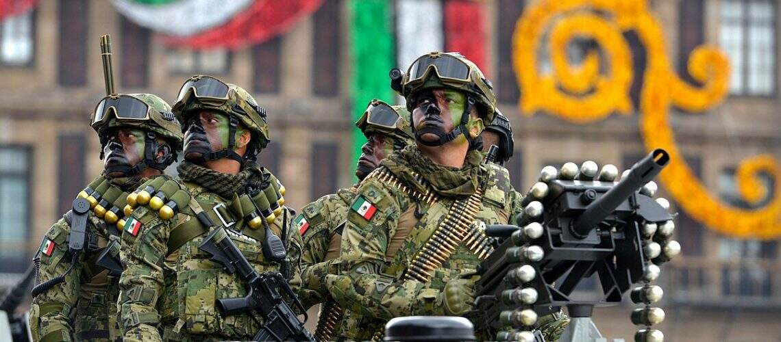 1200px-Desfile_Militar_Conmemorativo_del_CCV_Aniversario_del_Inicio_de_la_Independencia_de_México._(21287891159)